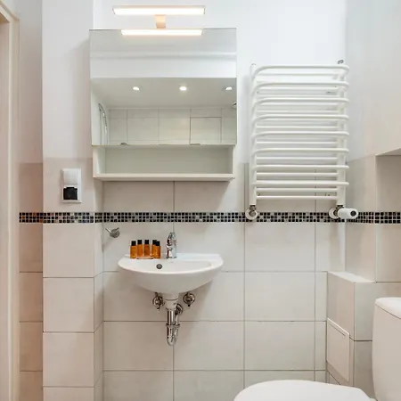 Daire Atlas Arena 2-bedroom By Bookinghost Łódź