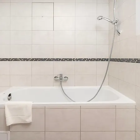 Atlas Arena 2-bedroom By Bookinghost * Łódź