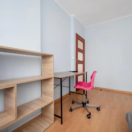 Atlas Arena 2-bedroom By Bookinghost Daire Łódź