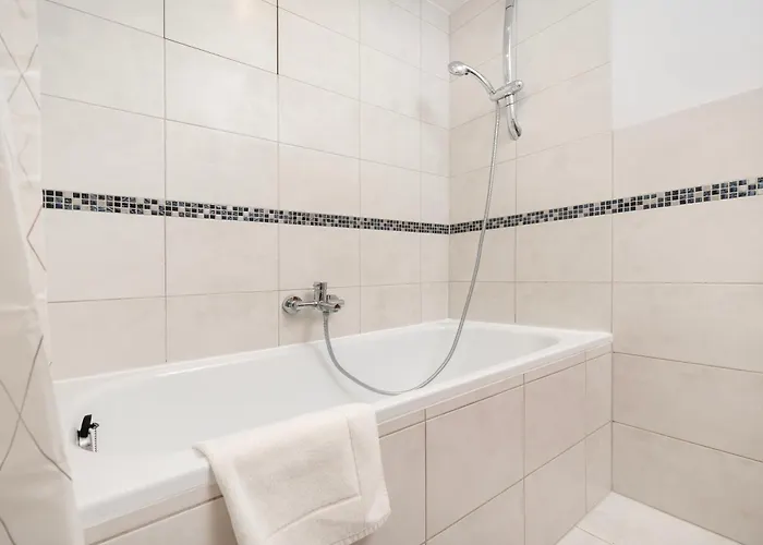 Atlas Arena 2-bedroom By Bookinghost Łódź